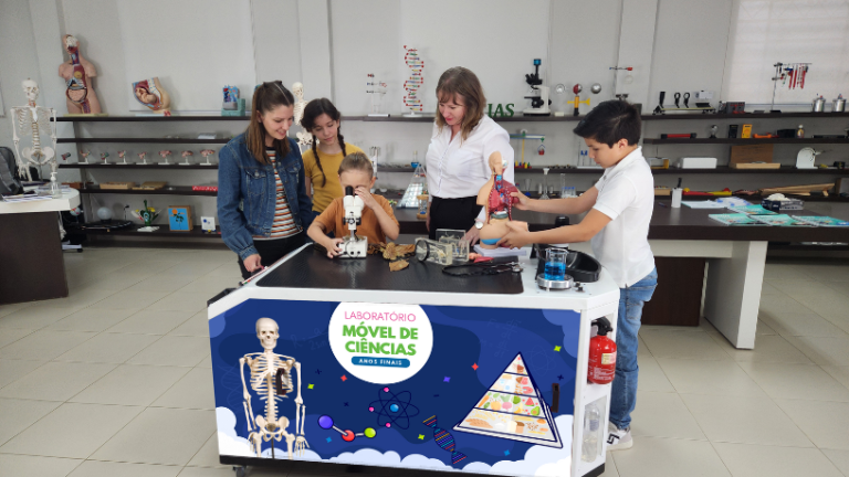 A Brink Mobil destaca como laboratórios de robótica ampliam a criatividade e as competências do aluno.