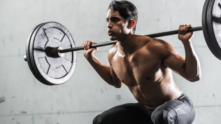 Envelhecer com movimento: Gustavo Luíz Guilherme Pinto destaca o treino de força como base para um corpo funcional.