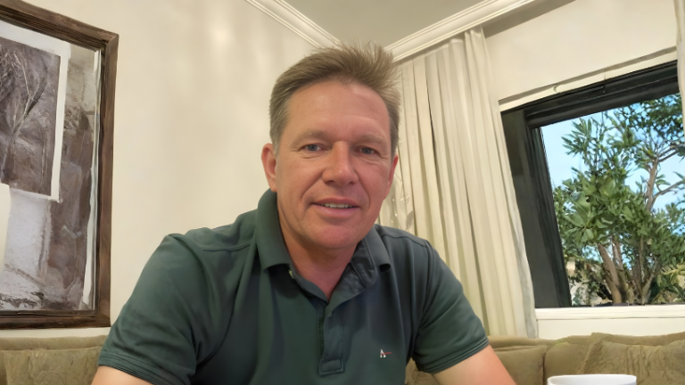 Altevir Seidel explica como melhorar a qualidade do sono naturalmente sem usar remédios, destacando hábitos simples que ajudam a equilibrar o descanso e a saúde.